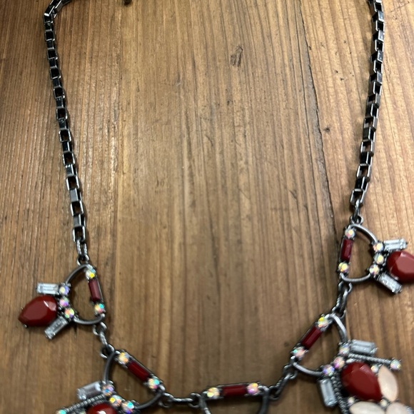 Elegant Red and Cream Statement Necklace - Picture 2 of 3